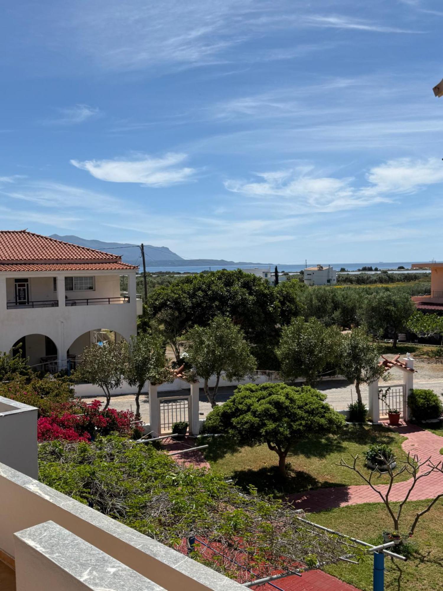 Vias * Neápolis